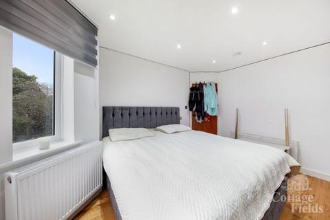 167 Green Street, Enfield, EN3 7LT