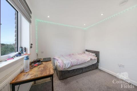 167 Green Street, Enfield, EN3 7LT