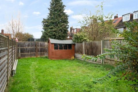 3 bedroom maisonette for sale, Fieldview, Earlsfield