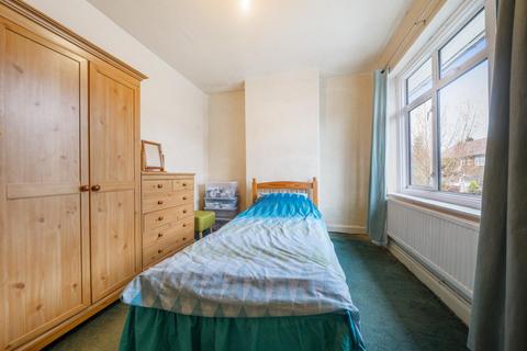 3 bedroom maisonette for sale, Fieldview, Earlsfield