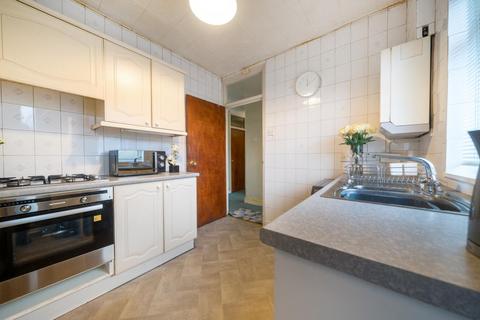 3 bedroom maisonette for sale, Fieldview, Earlsfield