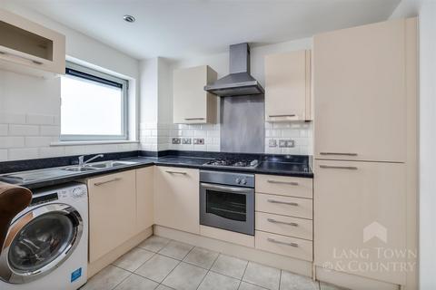 2 bedroom apartment to rent, Sutton View, Sutton Harbour PL4