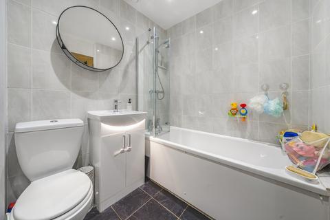 36 Chatfield Drive, Guildford, GU4 7XP