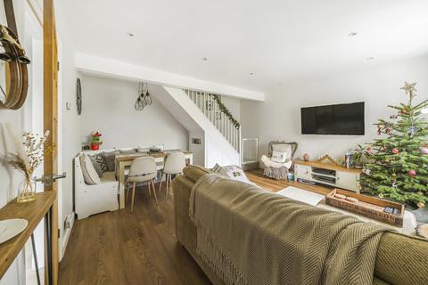 36 Chatfield Drive, Guildford, GU4 7XP