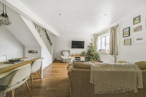 36 Chatfield Drive, Guildford, GU4 7XP
