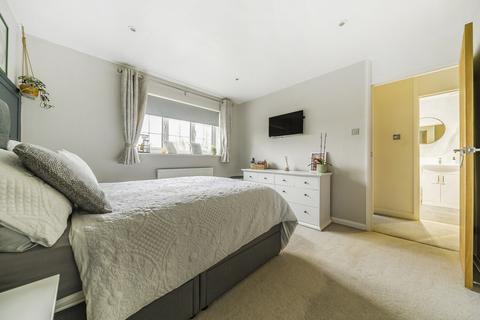 36 Chatfield Drive, Guildford, GU4 7XP