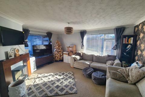 2 Tides Way, Marchwood, Southampton, SO40 4LB