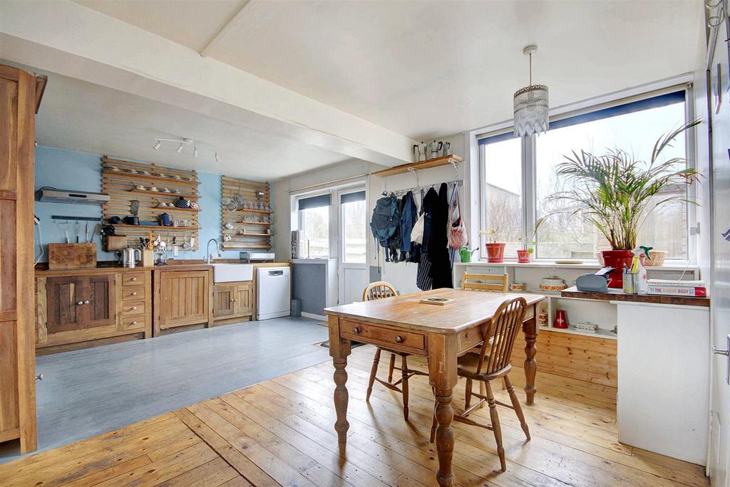 Kitchen/family room