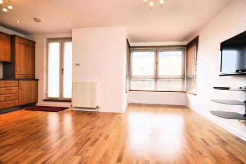 2 bedroom flat to rent, Portland Gardens, Edinburgh