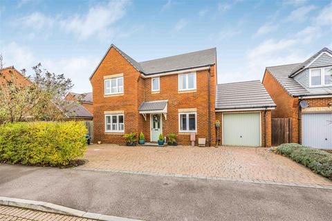 4 bedroom house for sale, Herons Way, Hayling Island PO11