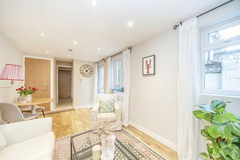 2 bedroom flat for sale, Queenstown Road, London SW8