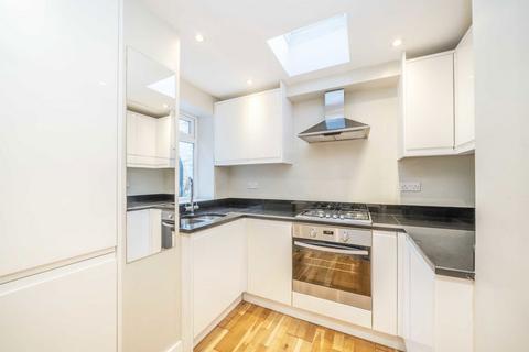 2 bedroom flat for sale, Queenstown Road, London SW8