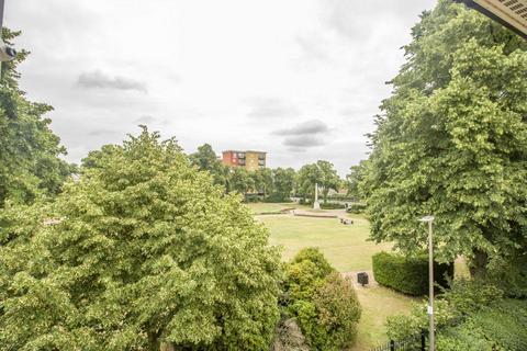 109 Royal Crescent, Newbury Park, Ilford, IG2 7JZ