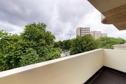 1 bedroom flat to rent, Wellesley Court, Maida Vale, W9