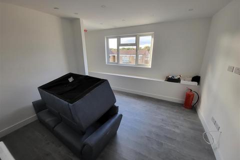 2 bedroom apartment to rent, 176 Penarth Road, Cardiff CF11