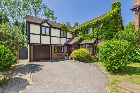 3 Hatch End, Windlesham, GU20 6QB
