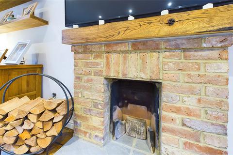 3 Hatch End, Windlesham, GU20 6QB