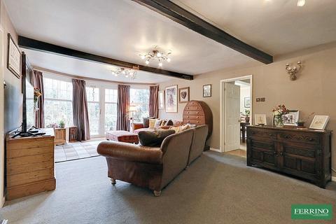 5 bedroom detached house for sale, Ross Road, Huntley, Gloucester, Gloucestershire. GL19 3EX