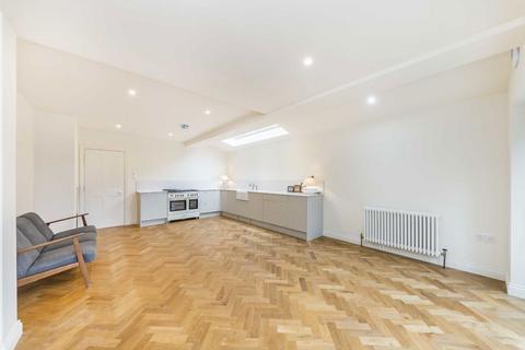 2 bedroom maisonette to rent, Copleston Road, London SE15