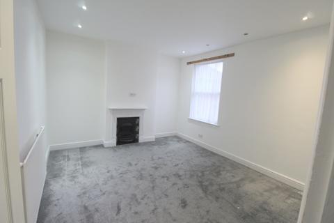 3 bedroom flat to rent, Balfour Road, Ilford, Essex, IG1