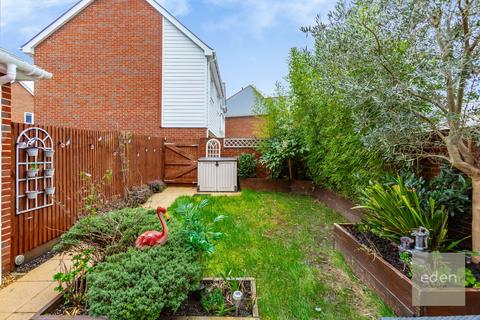 3 bedroom property for sale, Higham Avenue, Snodland, ME6