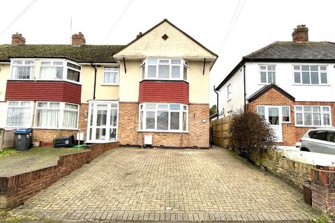 3 bedroom end of terrace house for sale, Newlands Way, Chessington, Surrey. KT9 2RW