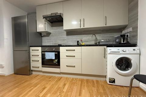 2 bedroom flat to rent, Pollard Close, Lower Holloway