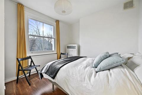 1 bedroom flat for sale, Batoum Gardens, London W6