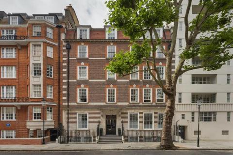 Studio to rent, Sloane Avenue