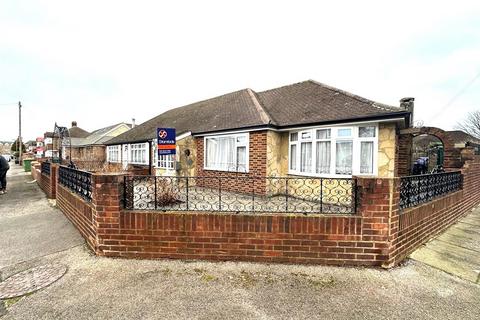 3 bedroom bungalow for sale, Edward Way, Ashford