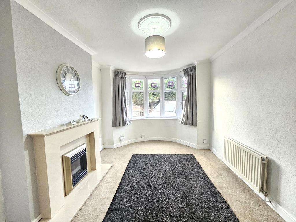 Beautifully presented 3 bedroom semi detached