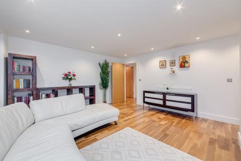 3 bedroom flat for sale, Indescon Square, London