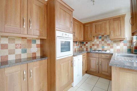 3 bedroom semi-detached house to rent, Dinedor Avenue, Hereford. Herefordshire, HR2 6DW