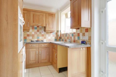 3 bedroom semi-detached house to rent, Dinedor Avenue, Hereford. Herefordshire, HR2 6DW