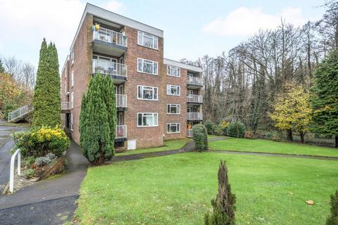 2 bedroom flat for sale, Ockford Road, Surrey GU7