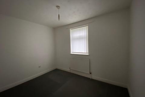 2 bedroom flat to rent, Auckland Road, Doncaster DN2