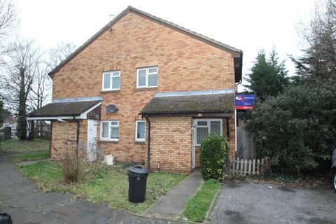 39 Hindhead Close, Uxbridge, UB8 3UE