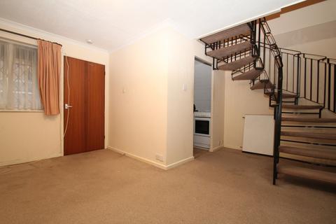 39 Hindhead Close, Uxbridge, UB8 3UE