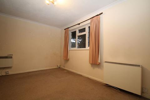 39 Hindhead Close, Uxbridge, UB8 3UE