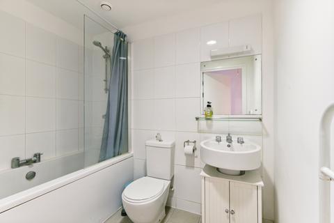 1 bedroom flat to rent, Carter House, 33 Petergate, London