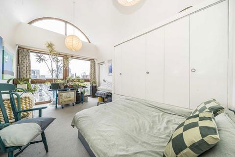 2 bedroom flat for sale, Ben Jonson House, London EC2Y