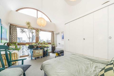 2 bedroom flat for sale, Ben Jonson House, London EC2Y