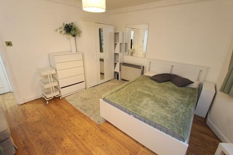 1 bedroom flat to rent, Caledonian Crescent, Dalry, Edinburgh, EH11