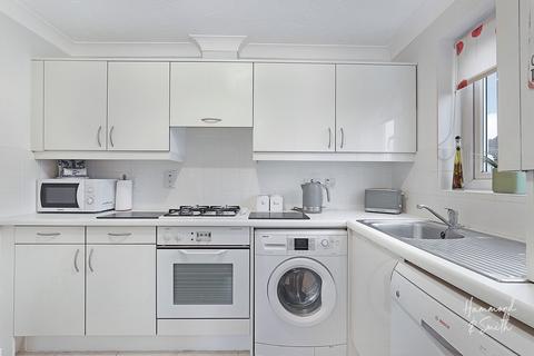 2 bedroom flat for sale, Westminster Gardens, London E4