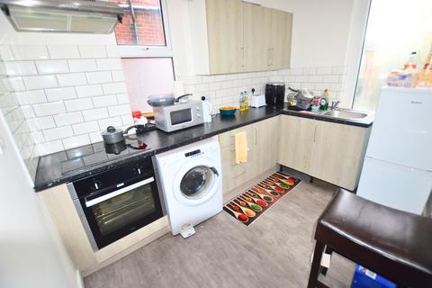 1 bedroom apartment to rent, Regent Park Terrace, Leeds LS6