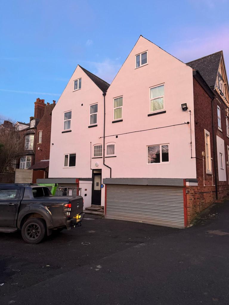 8 flats for Company Let in Dudley