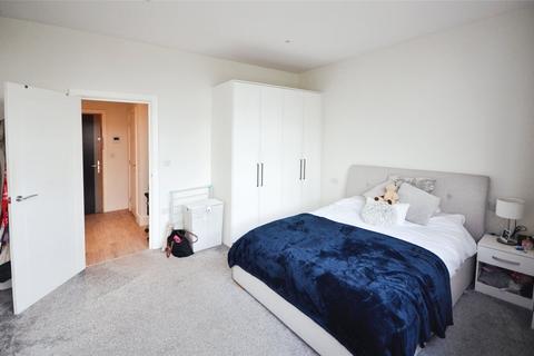 1 bedroom apartment for sale, Heron Drive, Slough, Berkshire