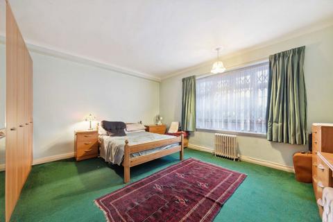 4 bedroom flat for sale, Greville Place, London NW6