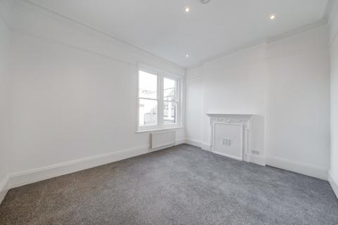 4 bedroom apartment to rent, Mount Nod Road London SW16