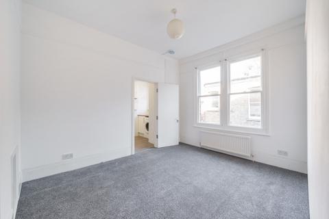 4 bedroom apartment to rent, Mount Nod Road London SW16